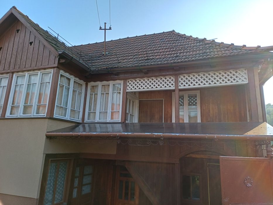 Vând casă în zonă centrală