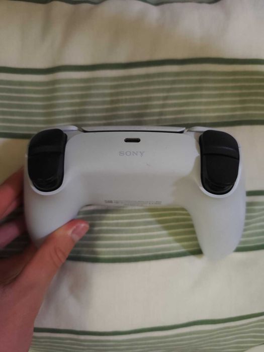 PS5 + FC26 в безупречно състояние