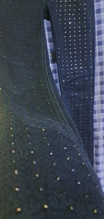 Blugi cu pietre negre