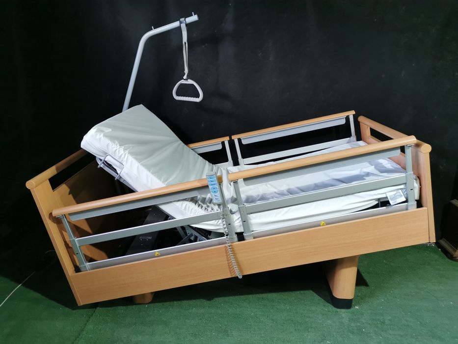 Електрическо болнично легло