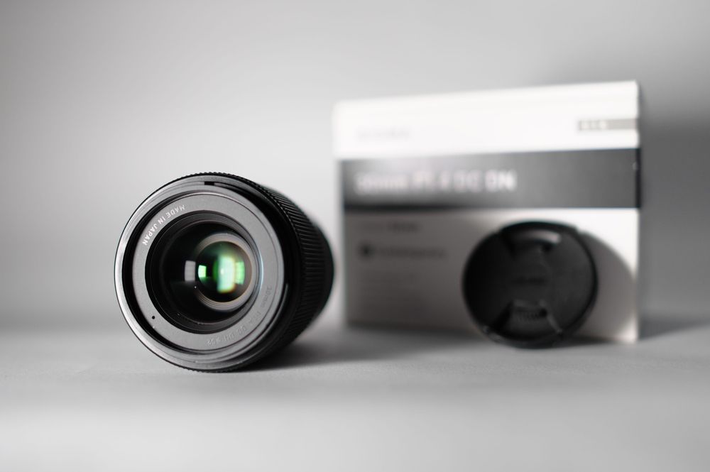 Камера Fujifilm X-T3 с обективи Fujinon 18–55mm и Sigma 30mm f/1.4