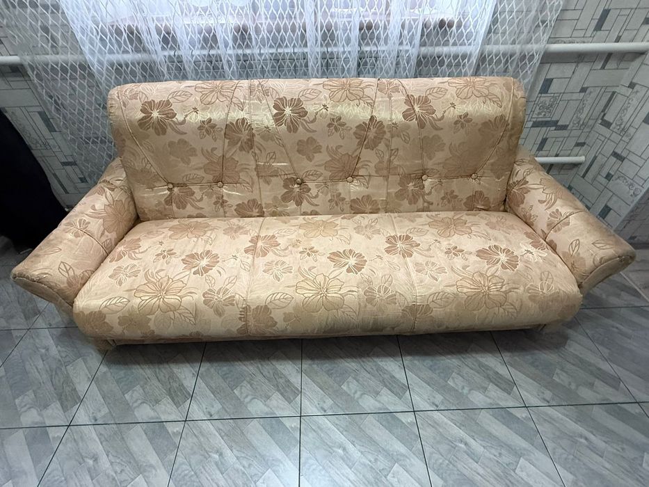 Диван и два кресла