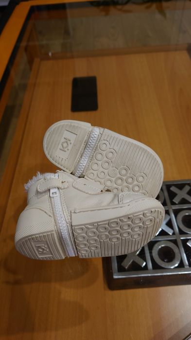 Продавам бебешки обувки Колев и Колев