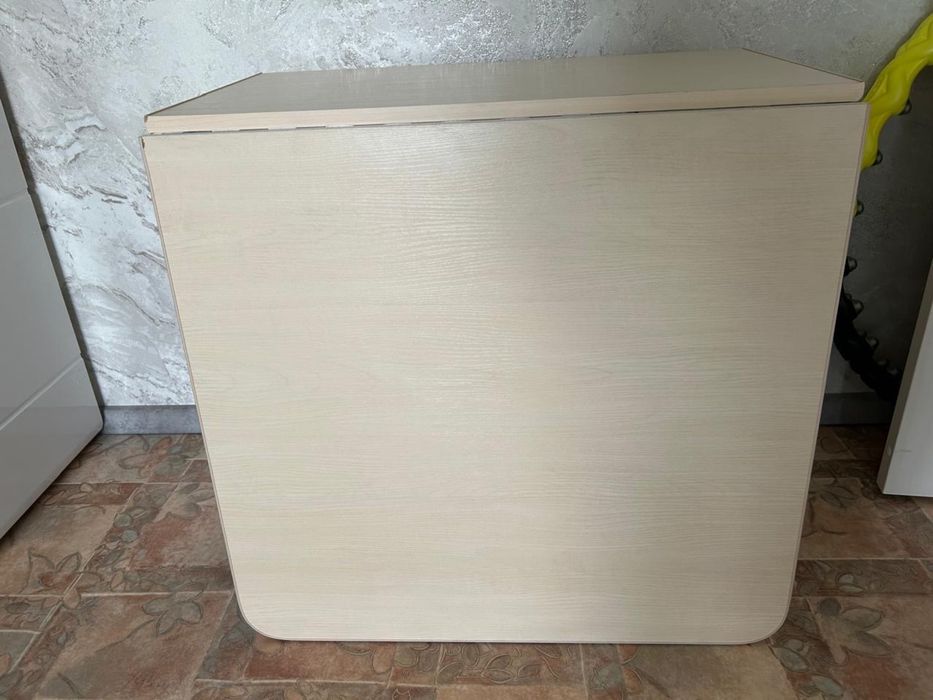 Стол раскладной.