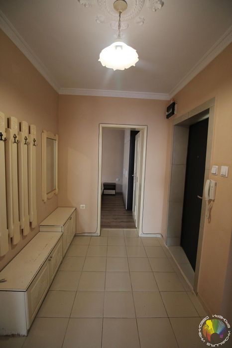 Дава се под наем Тристаен апартамент в Бургас, Лазур - 97 кв.м за 510 € - Снимка #3