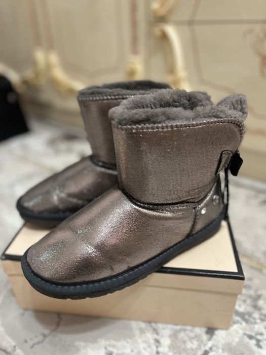 Продам угги , отличное состояние