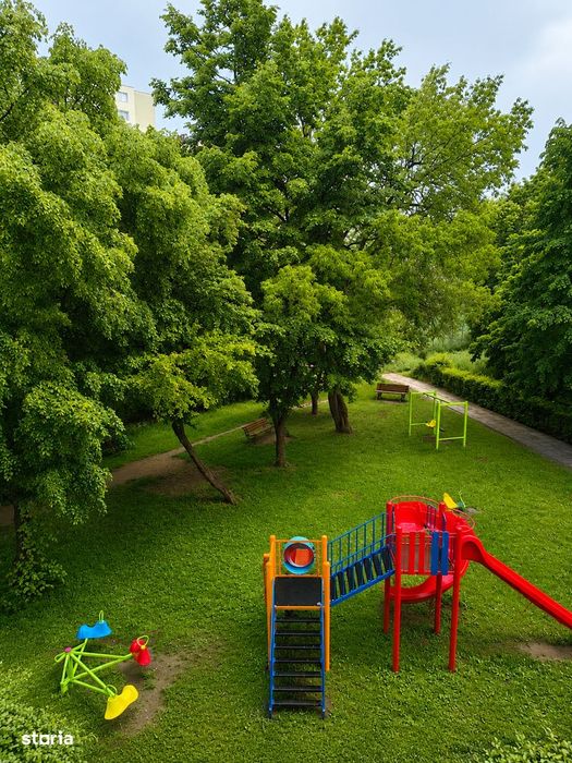 Ap.3 camere Manastur, str. Tazlău, lângă Baza sportivă, et intermediar