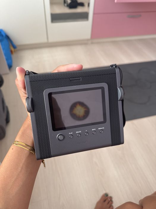 Моментен фотоапарат Fujifilm Instax Wide Evo