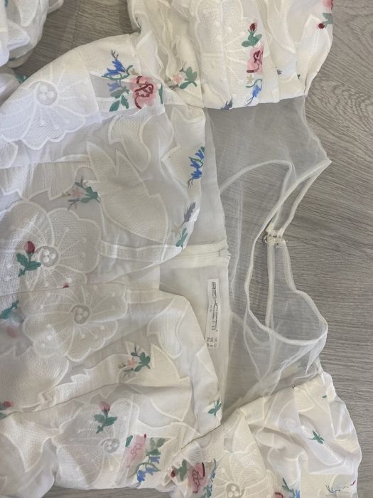 Платье очень красивое