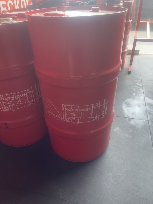 Продам пустые бочки из под моторного масла
