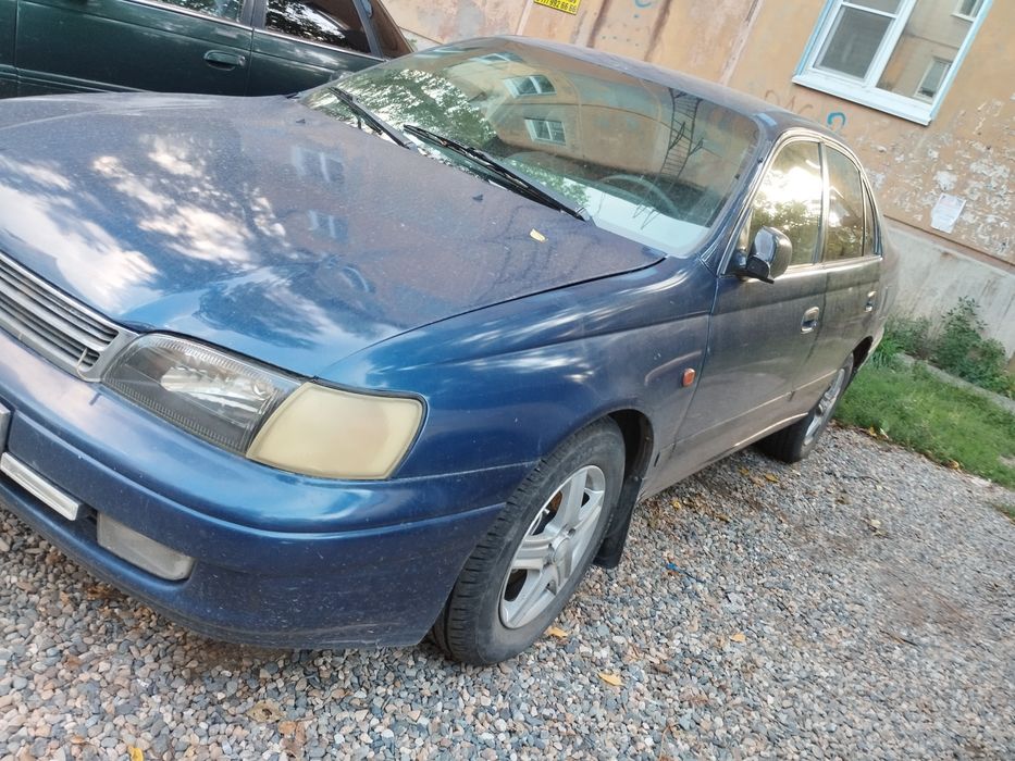 Автомобиль Тойота Карина Е