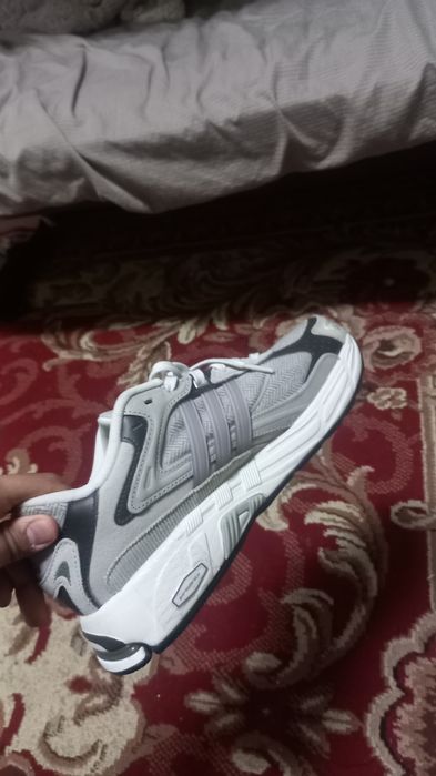 Кроссовки мужские ADIDAS RESPONSE CL серый GZ1561