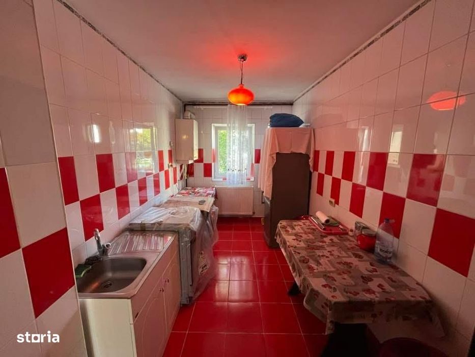 Apartament 3 camere , etaj 1 , Stefan cel mare — fotografia 1