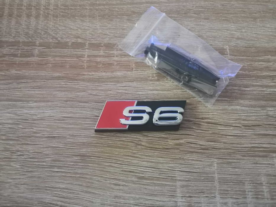 Предна решетка сребриста емблема Audi S6