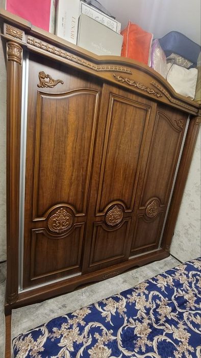 Spalni mebel yaxshi holatda