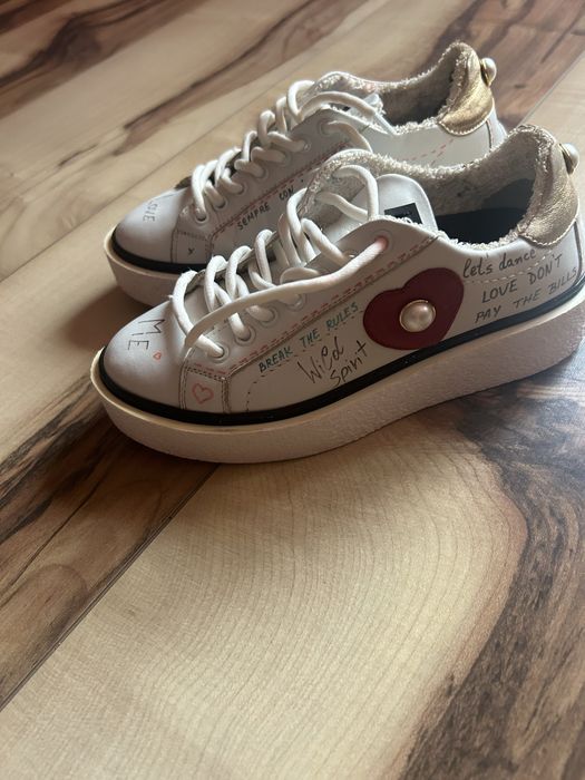 Сникърси ,36 номер #liu jo