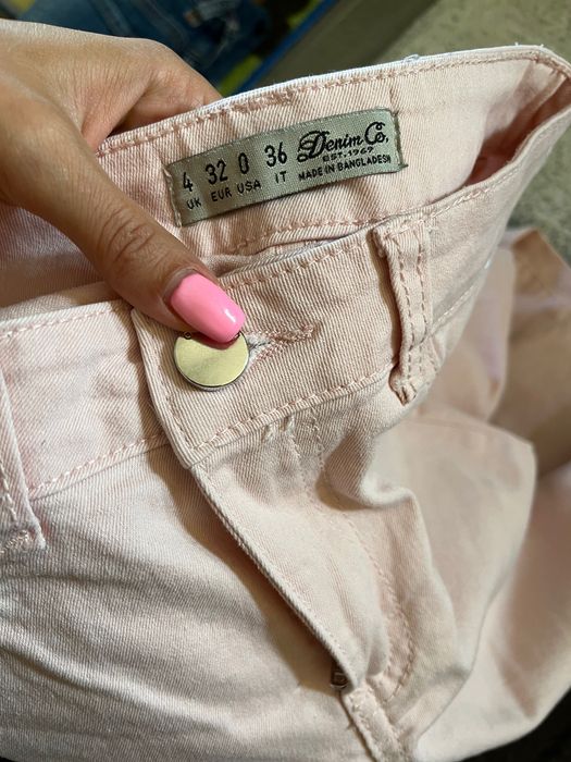 Светло розови дънки