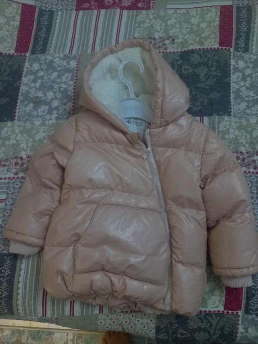 Продается теплая курточка на девочку 2-3 года