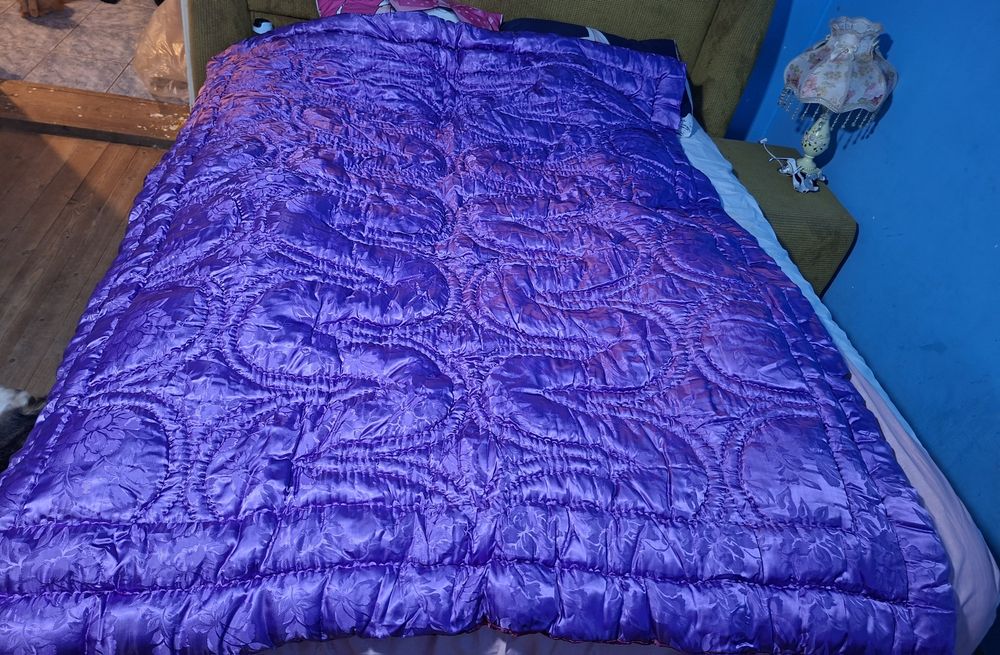 Plapuma cu doua fete din lana si matase