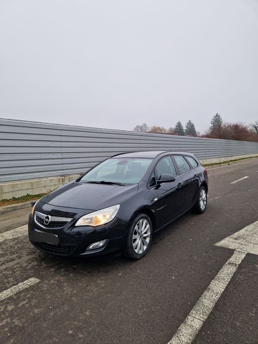 Opel Astra J 2012