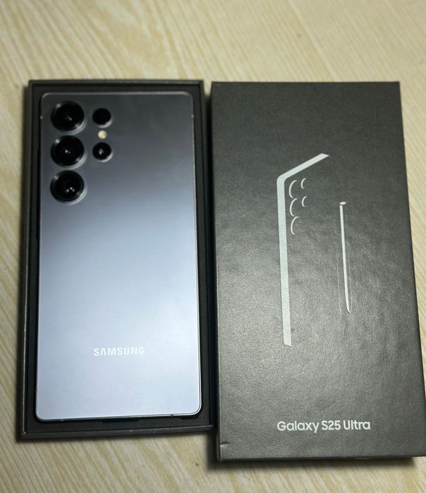 Продам Samsung S25Ultra 256gb.