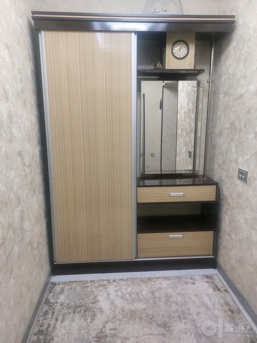 Продаётся прихожая мебель
