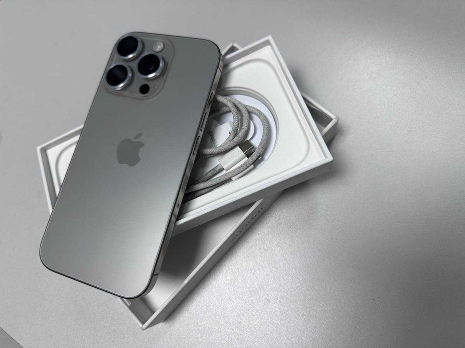 Apple iPone 16 Pro ( 938509 )