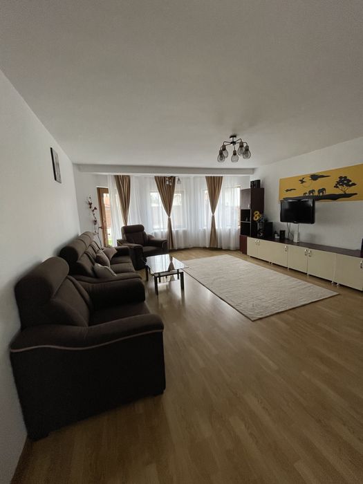 Vand casa cu etaj , in regim ( P+M)