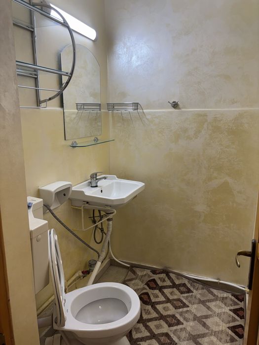 Proprietar inchiriez apartament 3 camere 2 bai 2 locuri de parcare Nicolina 1