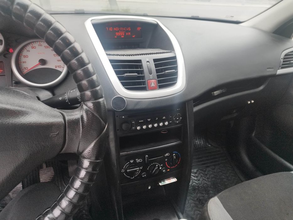 Продавам Пежо 207  1,4i  74 к.с., 2007 г.,