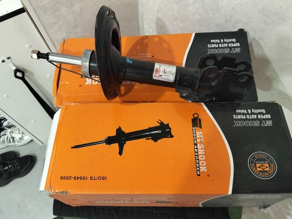 Продам стойки новые на камри 35