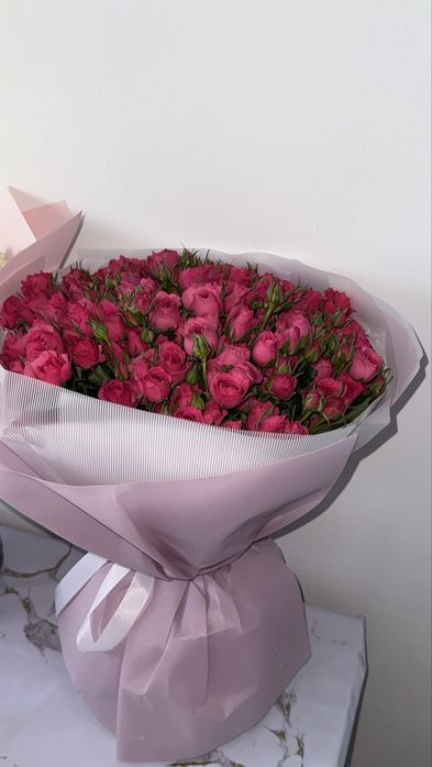 Букет кустовые розы