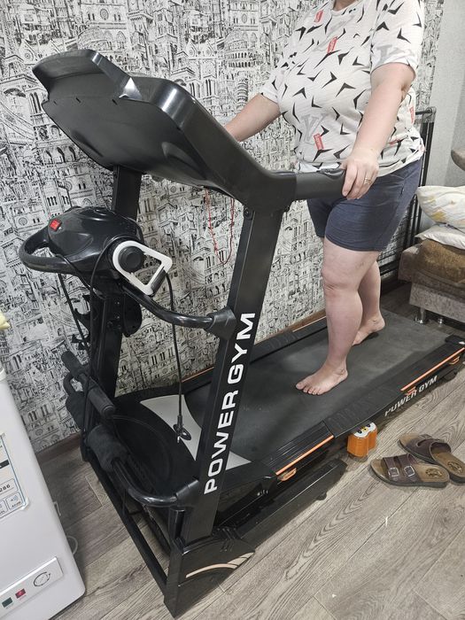 Беговая дорожка отличная