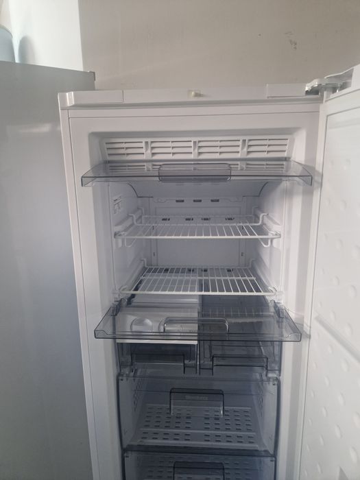 Фризер Bloomberg A++ No Frost