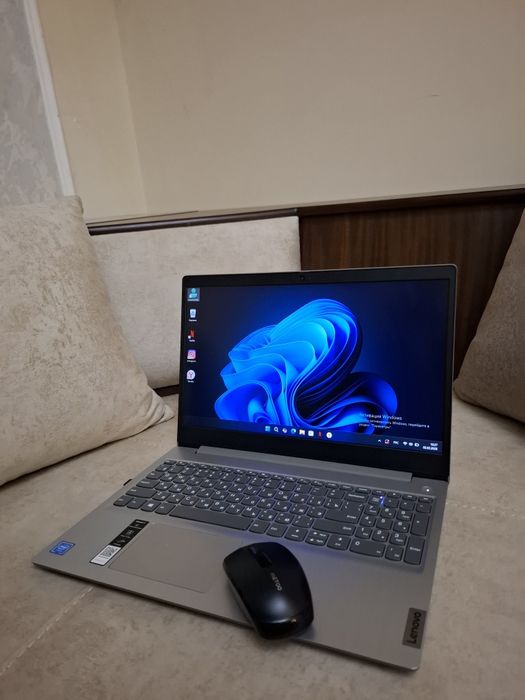 Lenovo IdeaPad Slim 3 15IRH10 / i5-1335U / DDR5 8GB / SSD 512GB / Inte