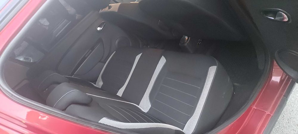 Продавам Dacia sandero stepaway