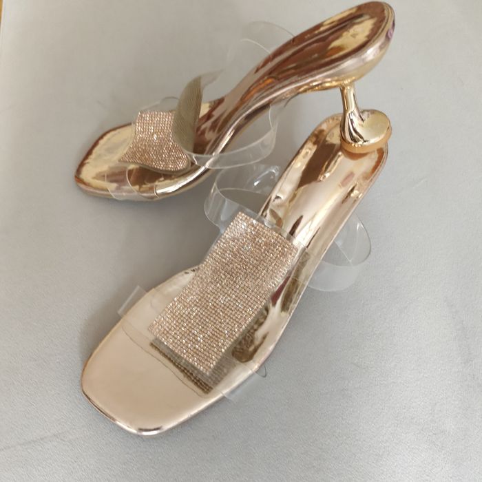 Мюли золотистые  оригинальная модель