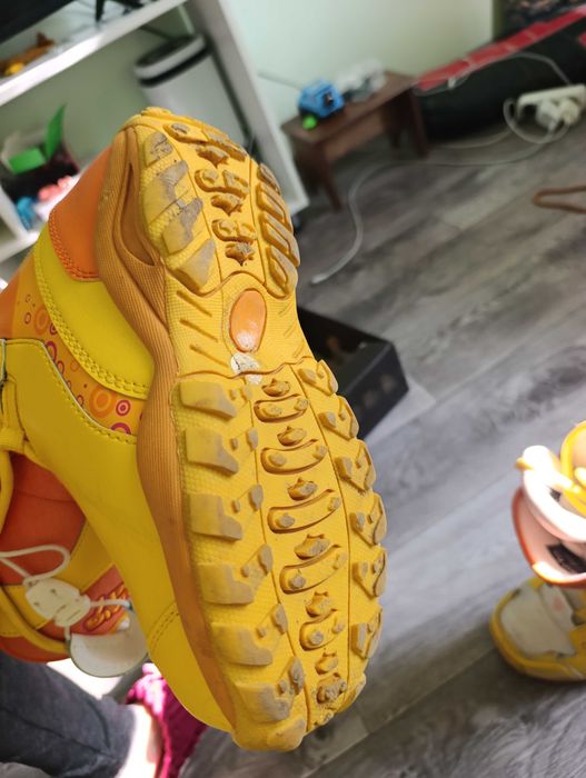 Продам сноуборд с ботинками и крепами