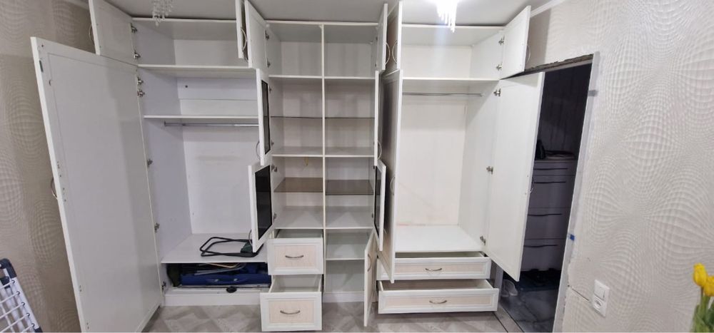 Шкаф-сиенка платяной