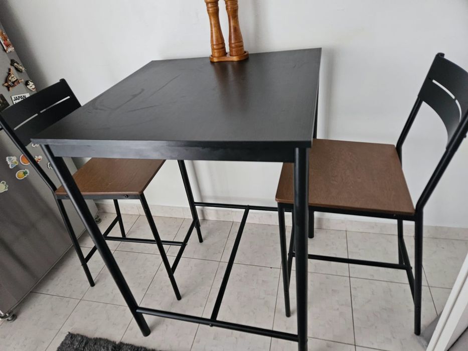 Masa Ikeea blat 90×90cm  + 2 scaune