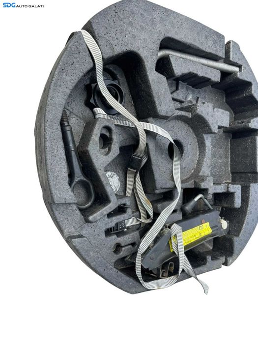 Kit Cric Spuma Suport Trusa Rezerva Cheie Roti Cui Carlig Remorcare Tractare Infiletant Volkswagen Toura 1T1 1T2 1T3 2003 - 2015 Cod 1T0012109 1T0011031A [B4449]