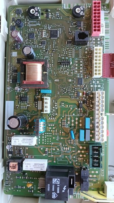 Panou comandă și control Vaillant Calormatic EcoTec 28 - 32 kw  în stare perfecta de funcționare. Aparține centralei termice vechi pe am inlocuit-o .