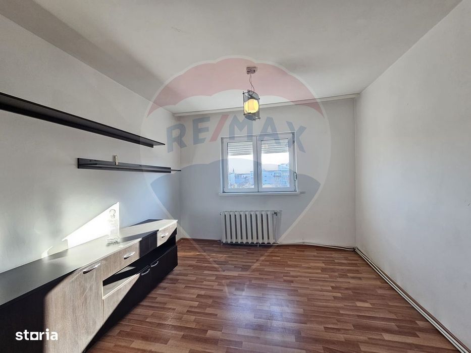 Apartament cu 3 camere de vânzare