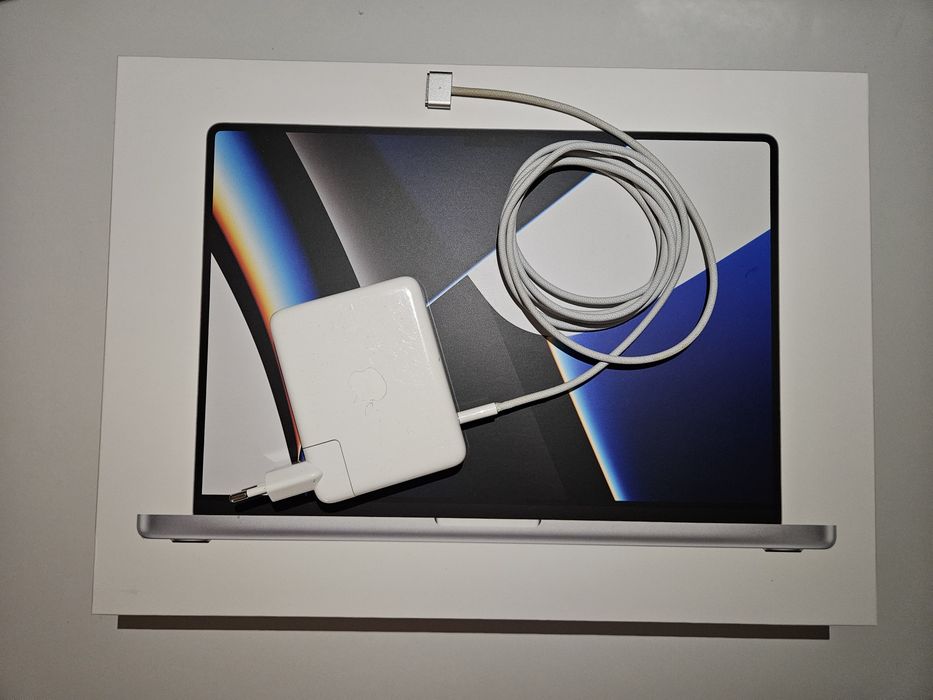 MacBook Pro M1 16 inch - baterie 88% - 16GB RAM - 512GB SSD