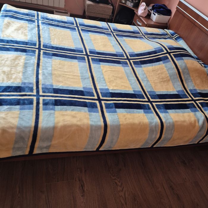 Меко и топло одеяло.