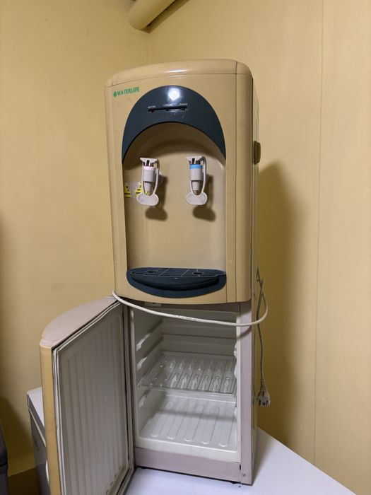 Продаю диспенсер