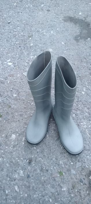 Продам сапоги резиновые