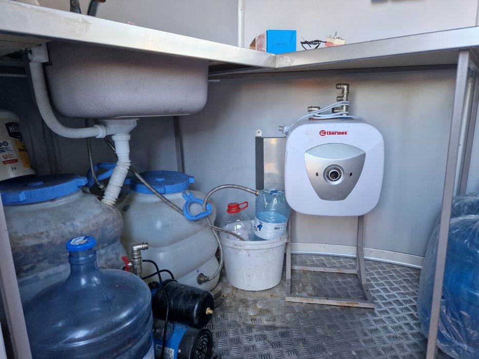 Два Фуд трака на колесах