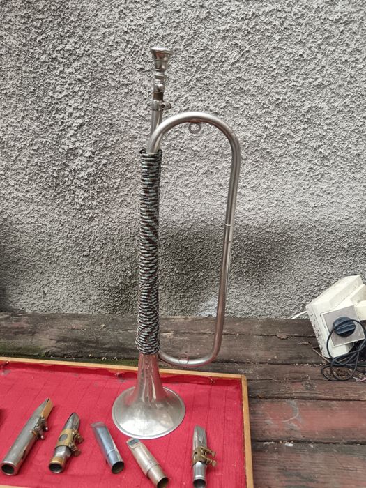 Продавам сигнална военна тръба