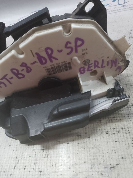 broasca dreapta spate volkswagen passat b8 berlina 1.6 2015